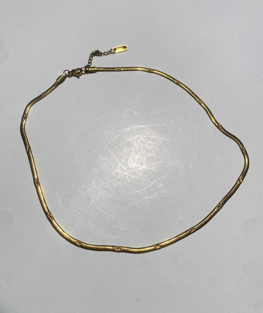 Collar dorado Nº2