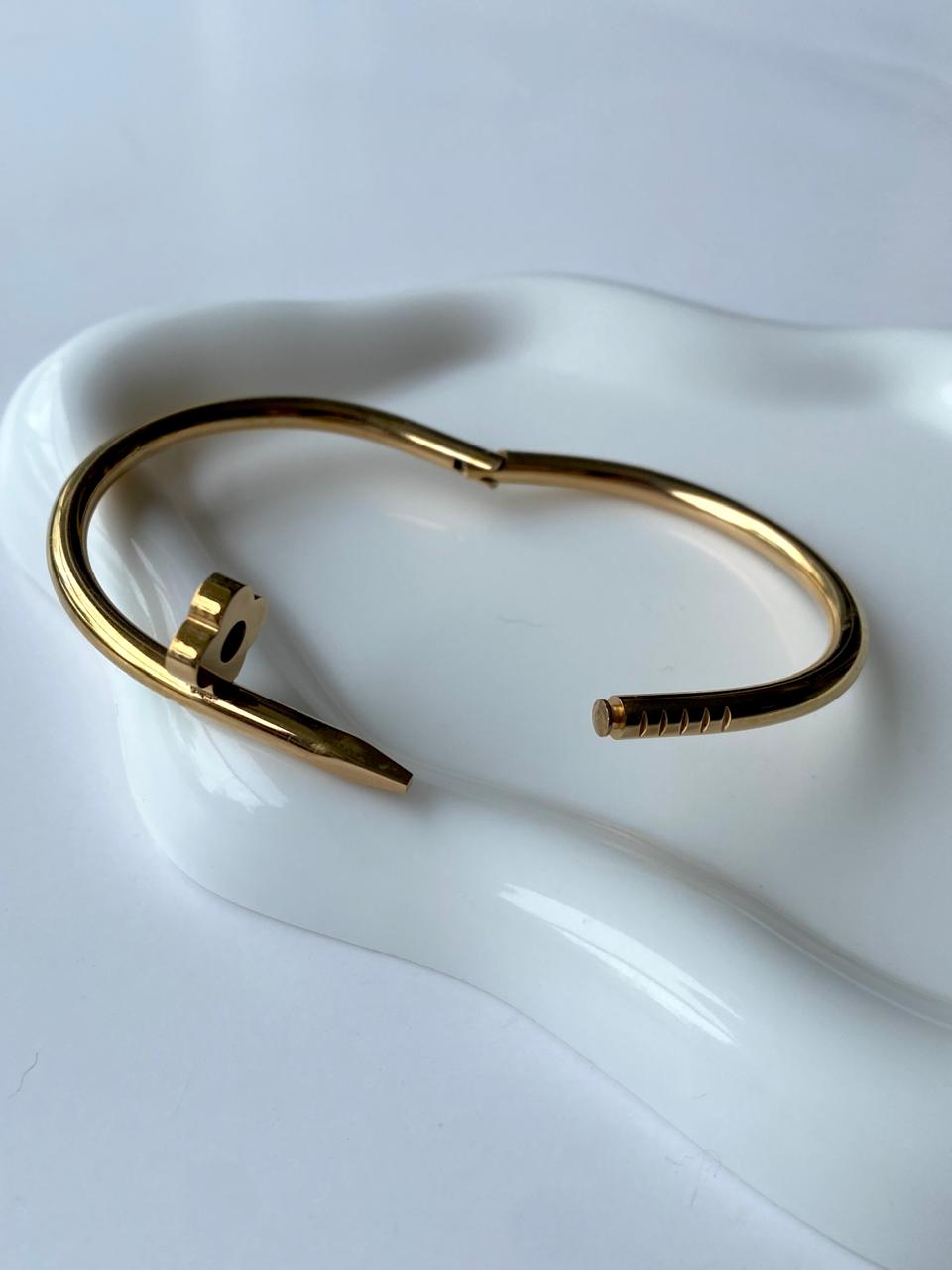 Pulsera "Clavo" Dorada