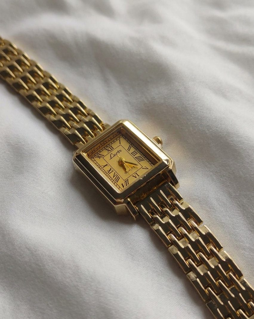 Reloj “Clásico Dorado”